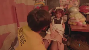 Người phụ nữ trẻ ngực to